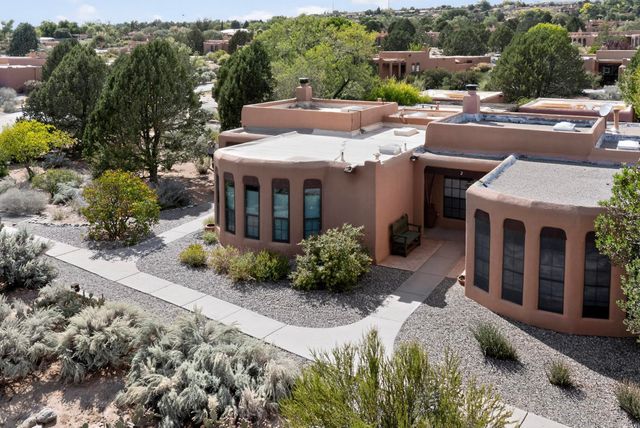 1 Santa Clara Trail, Corrales, NM 87048