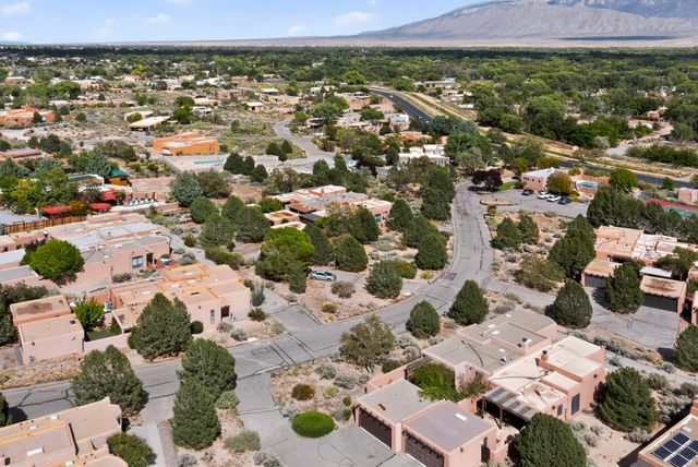 1 Santa Clara Trail, Corrales, NM 87048