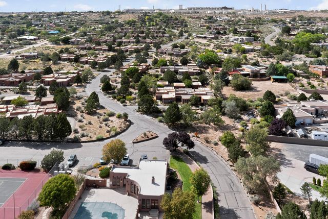 1 Santa Clara Trail, Corrales, NM 87048