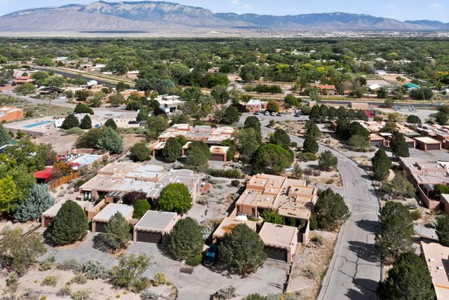 1 Santa Clara Trail, Corrales, NM 87048