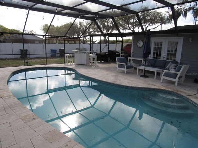 330 MOCCASIN HOLLOW ROAD, Lithia, FL 33547