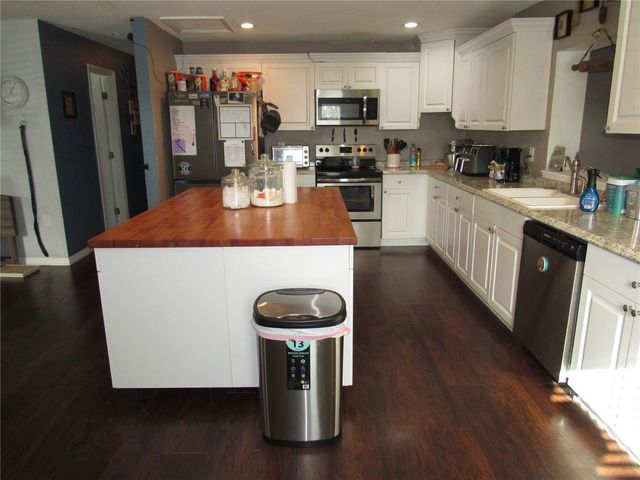 330 MOCCASIN HOLLOW ROAD, Lithia, FL 33547