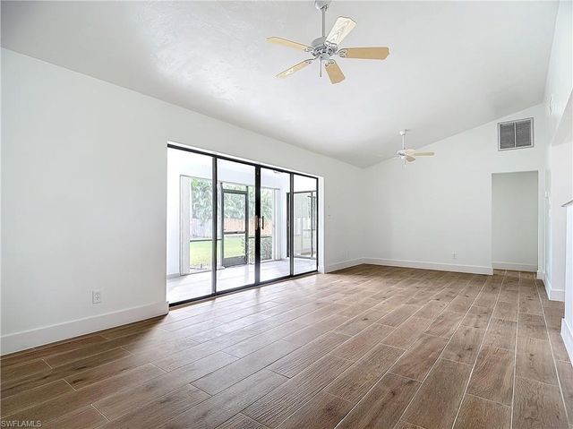 88 Erie DR, Naples, FL 34110