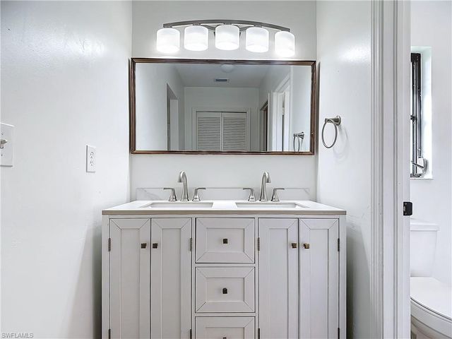 88 Erie DR, Naples, FL 34110