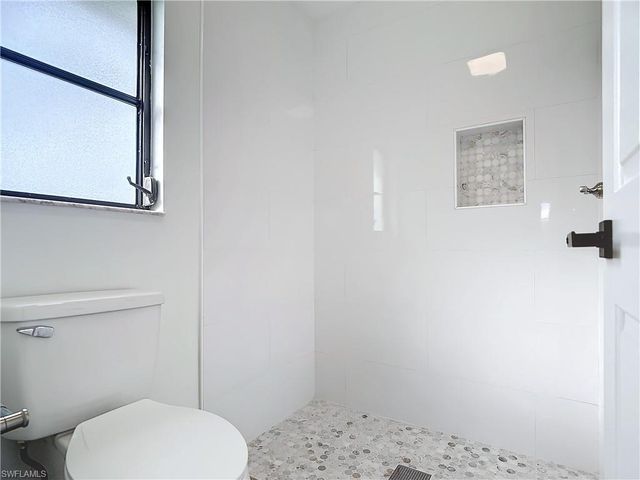 88 Erie DR, Naples, FL 34110