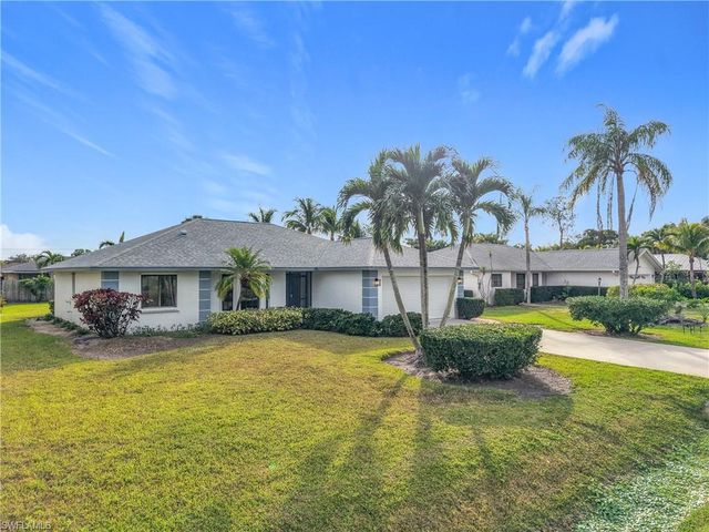 88 Erie DR, Naples, FL 34110