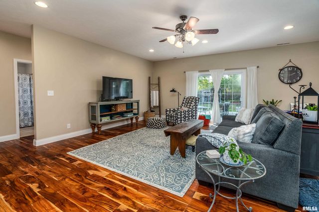 103 EXCALIBUR Drive, Carterville, IL 62918