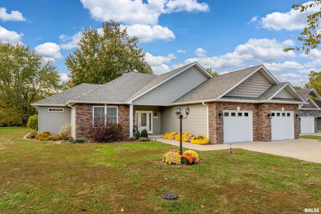 103 EXCALIBUR Drive, Carterville, IL 62918