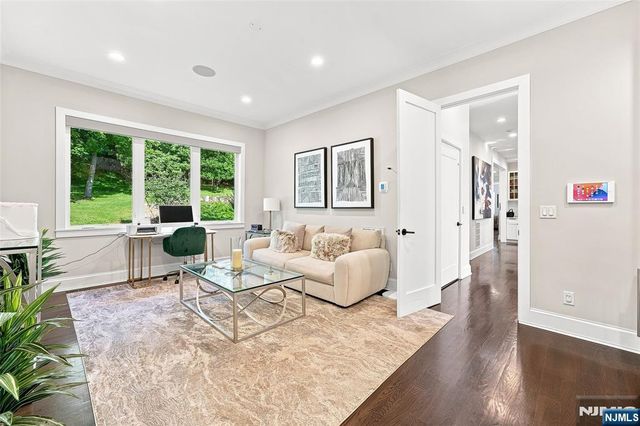 55 Kennedy Drive, Cresskill, NJ 07626