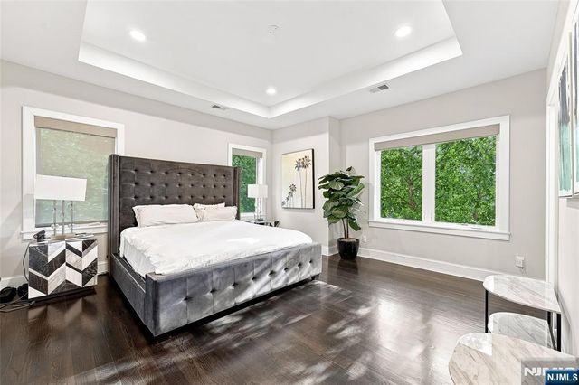 55 Kennedy Drive, Cresskill, NJ 07626