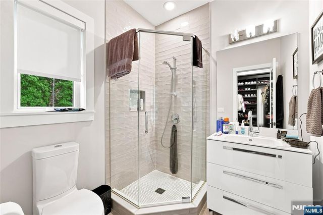 55 Kennedy Drive, Cresskill, NJ 07626