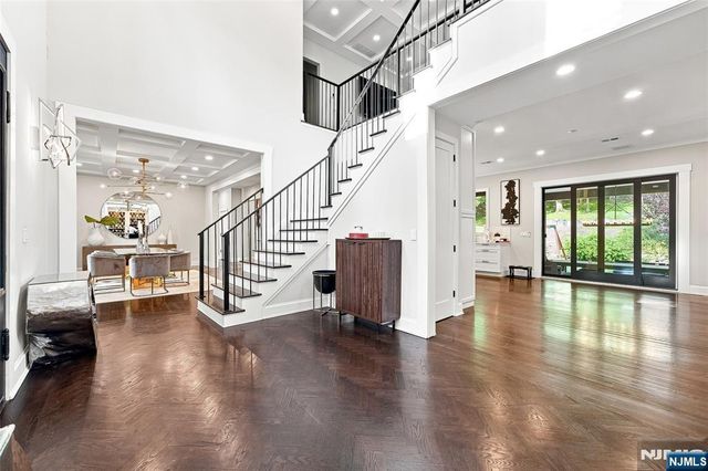 55 Kennedy Drive, Cresskill, NJ 07626