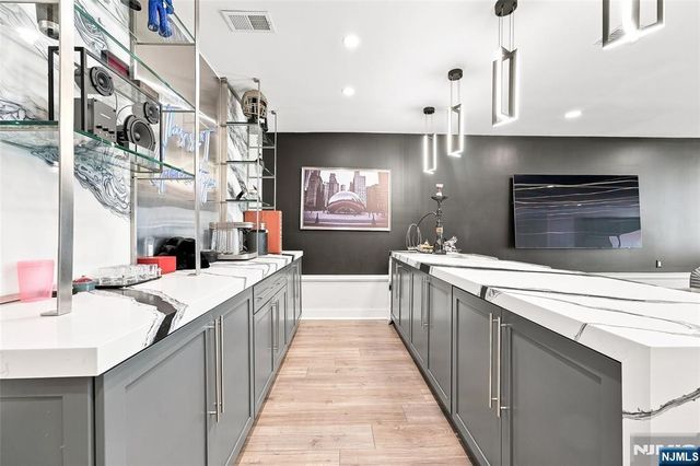 55 Kennedy Drive, Cresskill, NJ 07626