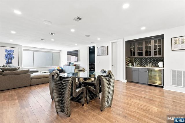 55 Kennedy Drive, Cresskill, NJ 07626