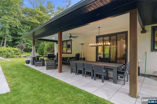 55 Kennedy Drive, Cresskill, NJ 07626