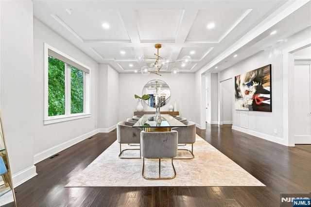 55 Kennedy Drive, Cresskill, NJ 07626