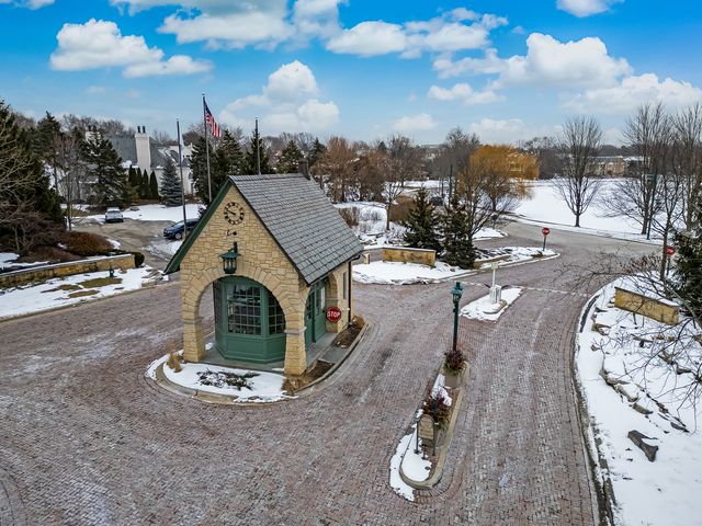 1751 Midwest Club Parkway, Oak Brook, IL 60523