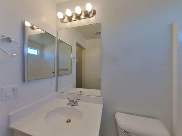 4005 E La Salle Street, Phoenix, AZ 85040
