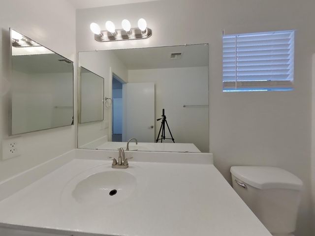 4005 E La Salle Street, Phoenix, AZ 85040