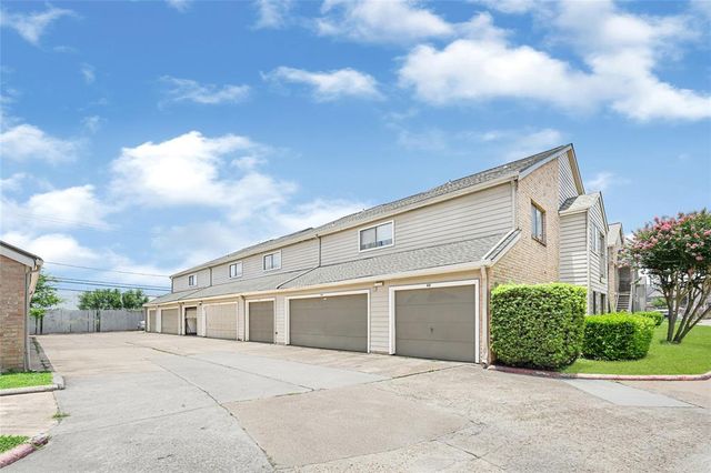 6701 Sands Point Drive 79, Houston, TX 77074