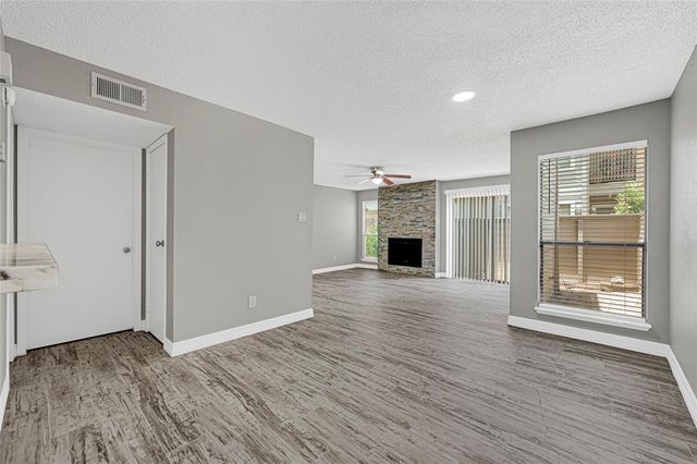 6701 Sands Point Drive 79, Houston, TX 77074