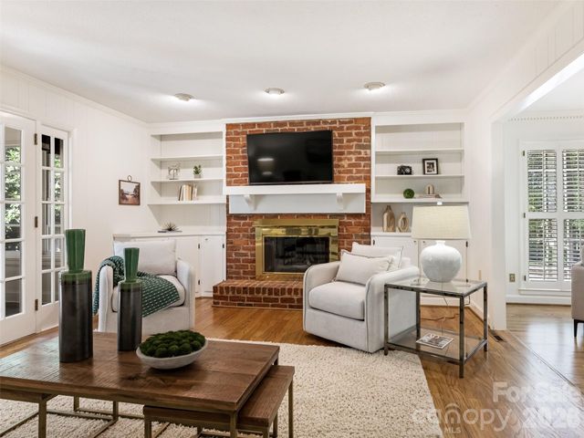 325 Stratfordshire Drive, Matthews, NC 28105