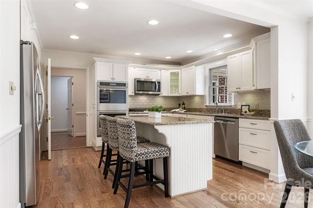 325 Stratfordshire Drive, Matthews, NC 28105