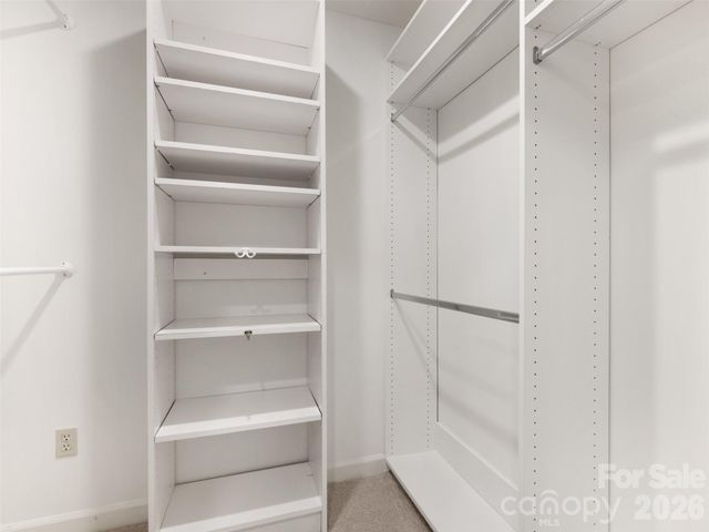 325 Stratfordshire Drive, Matthews, NC 28105