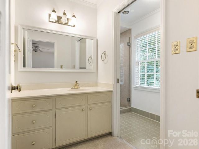 325 Stratfordshire Drive, Matthews, NC 28105