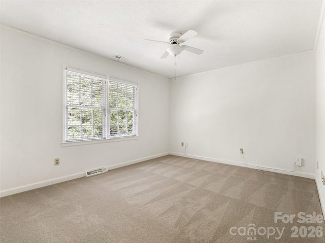 325 Stratfordshire Drive, Matthews, NC 28105