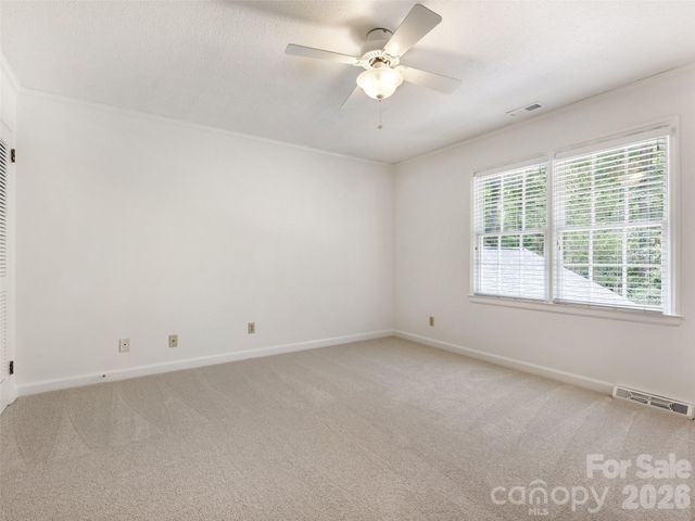 325 Stratfordshire Drive, Matthews, NC 28105