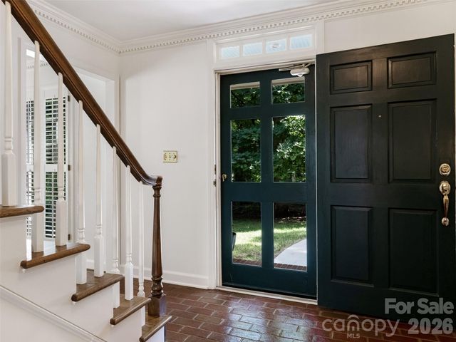 325 Stratfordshire Drive, Matthews, NC 28105