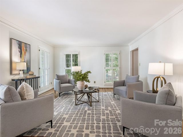 325 Stratfordshire Drive, Matthews, NC 28105