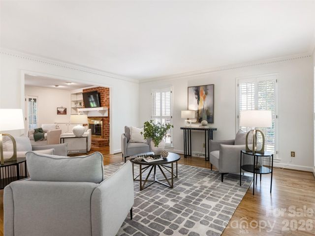 325 Stratfordshire Drive, Matthews, NC 28105