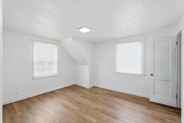 703-709 S Hydraulic St, Wichita, KS 67211