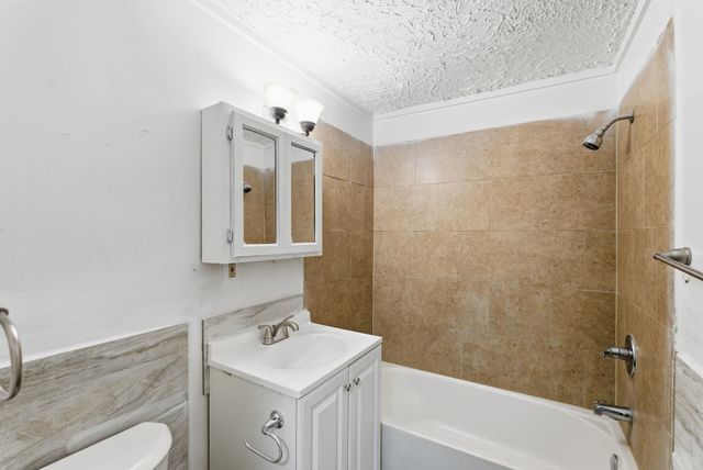 703-709 S Hydraulic St, Wichita, KS 67211