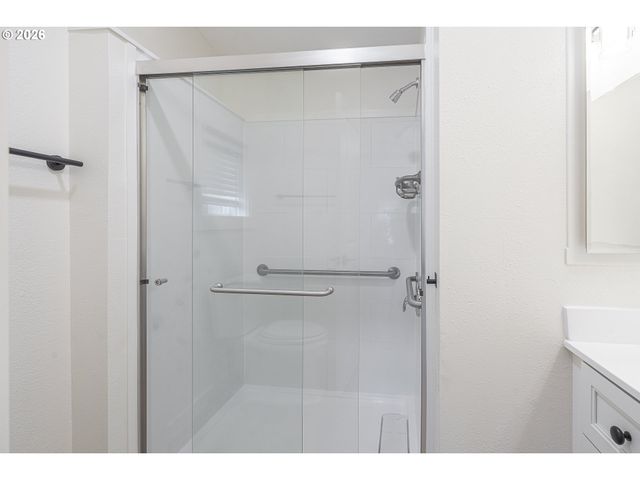 1282 E 3RD St, Lafayette, OR 97127