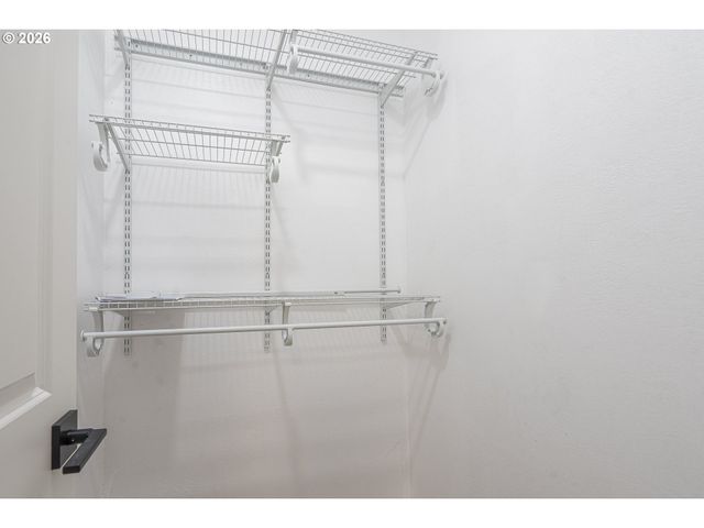 1282 E 3RD St, Lafayette, OR 97127