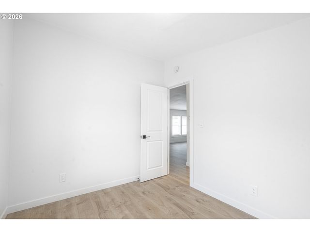 1282 E 3RD St, Lafayette, OR 97127