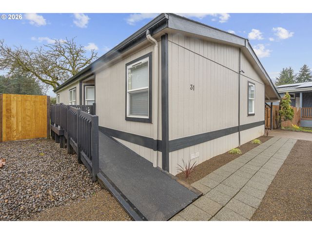 1282 E 3RD St, Lafayette, OR 97127