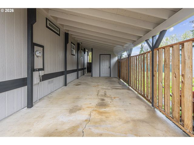 1282 E 3RD St, Lafayette, OR 97127