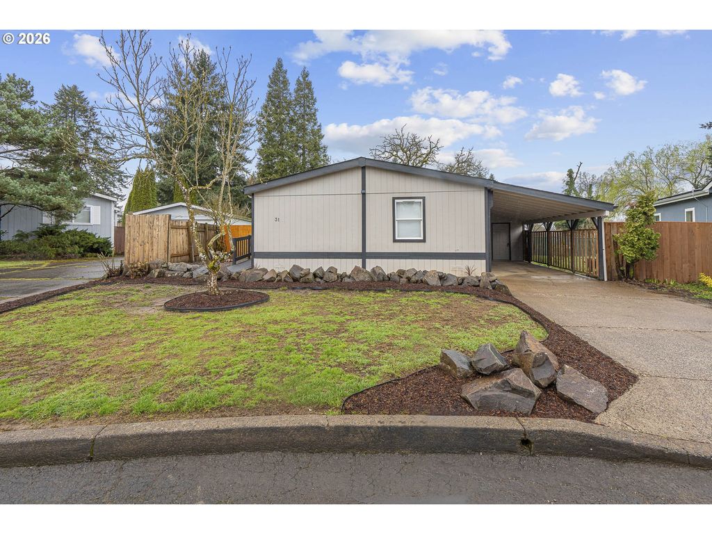 1282 E 3RD St, Lafayette, OR 97127