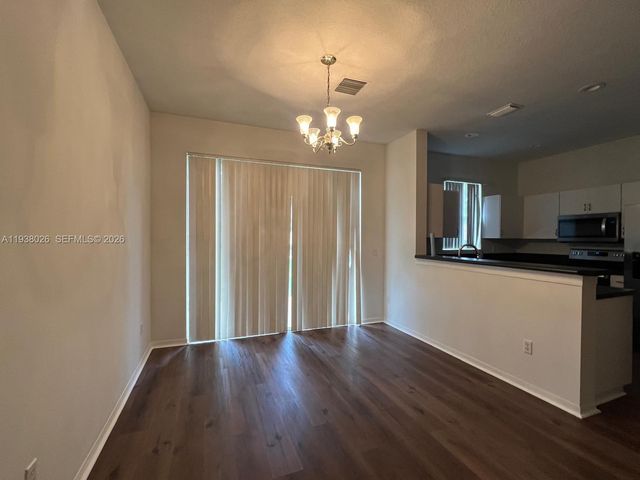 336 River Bluff Ln, Royal Palm Beach, FL 33411