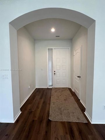 336 River Bluff Ln, Royal Palm Beach, FL 33411