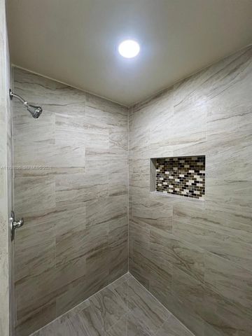 336 River Bluff Ln, Royal Palm Beach, FL 33411