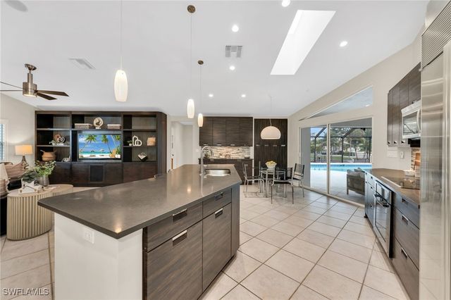 404 Bayside AVE, Naples, FL 34108