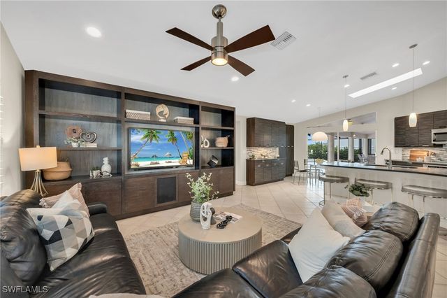 404 Bayside AVE, Naples, FL 34108