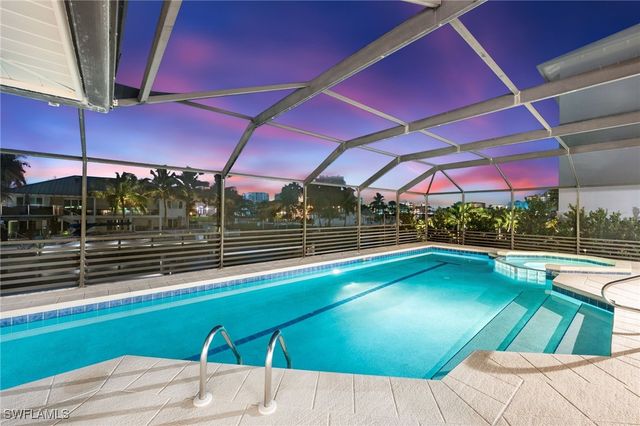 404 Bayside AVE, Naples, FL 34108