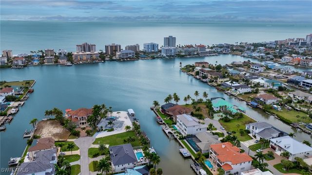 404 Bayside AVE, Naples, FL 34108