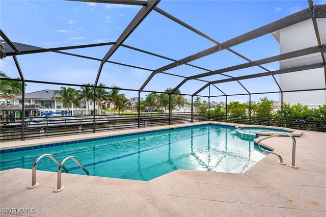 404 Bayside AVE, Naples, FL 34108